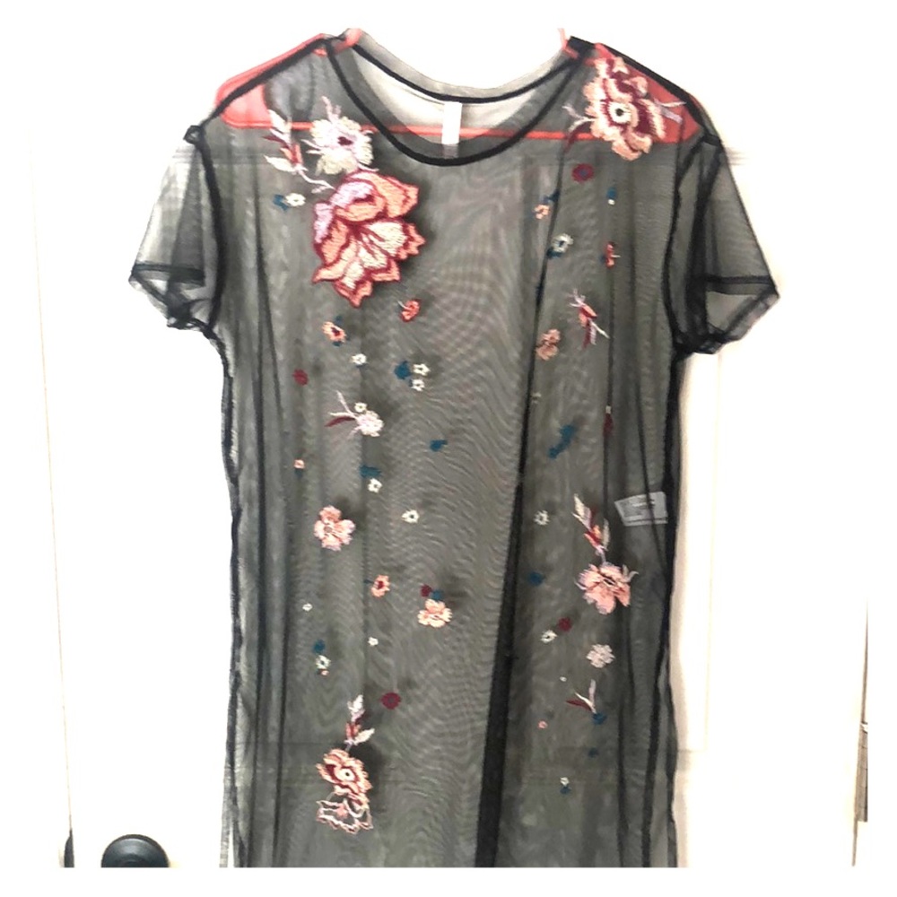 Sheer short sleeve embroidered top